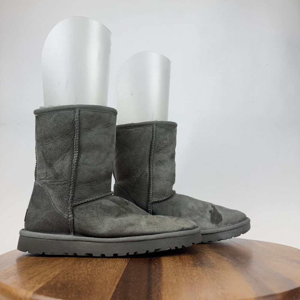 Womens Ugg Classic Short II Gray Shearling Lined Comfort Boots Size 8 M GUC